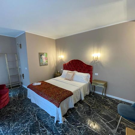 Prestige Suite Via Romagnoli 西尔米奥奈 外观 照片